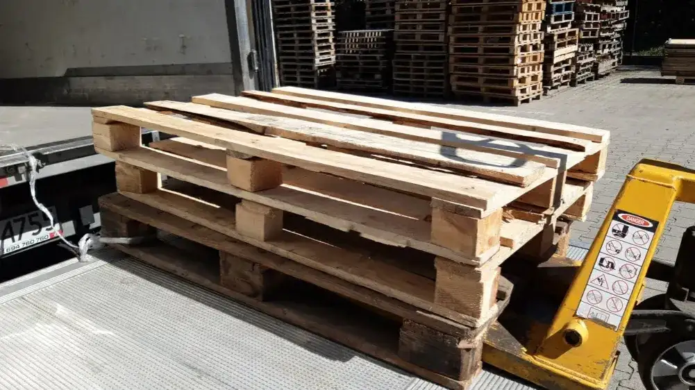 Ile palet zmieści naczepa? Prawda o pojemności naczep standardowych i mega