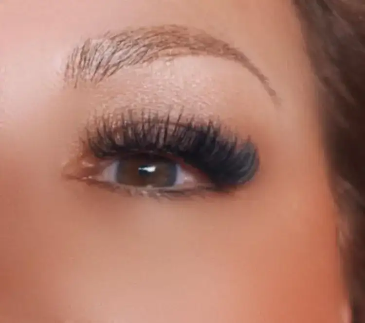 Mega Volume rzęsy: Spektakularna objętość czy to dla Ciebie?