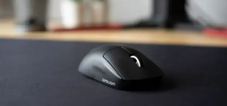 Jak działa myszka bezprzewodowa? Odkryj jej tajemnice i zalety