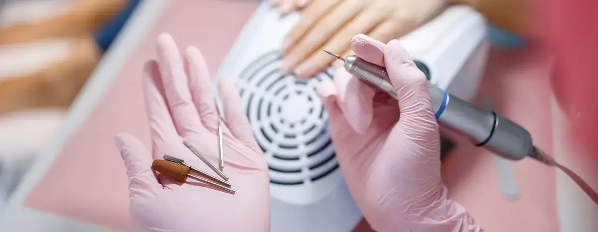 Jakie cechy powinna mieć frezarka do domowego manicure, aby była idealna?