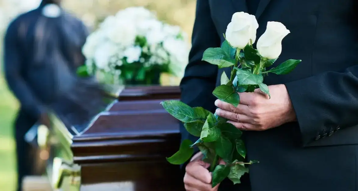 Czy w ciąży można iść na pogrzeb? Bezpieczne uczestnictwo i emocje