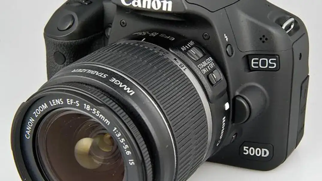 Canon EOS 500D: Czy warto kupić w 2026? Poradnik dla początkujących.