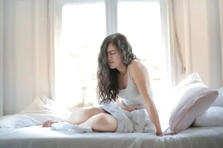 Skuteczne domowe sposoby na ból wątroby, które naprawdę pomagają