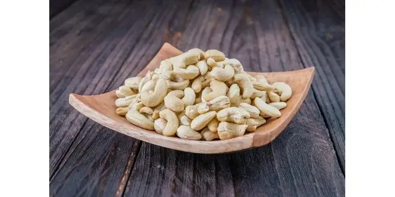 Skąd pochodzą orzechy nerkowca? Odkryj ich fascynującą historię