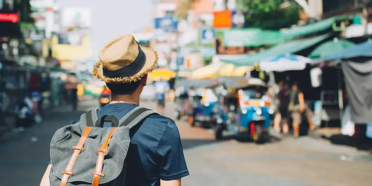 Tanie noclegi za granicą: 7 trików, by podróżować więcej za mniej