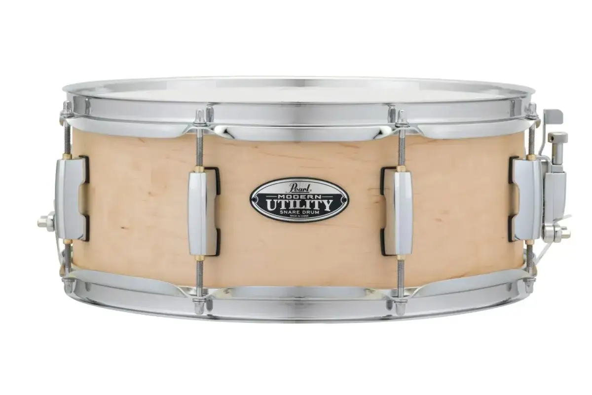 Jasny werbel Pearl Modern Utility. To instrument perkusyjny, który nadaje rytm.