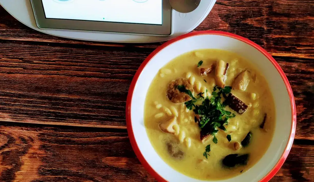 Jak zrobić zupę grzybową ze świeżych grzybów - prosty przepis krok po kroku