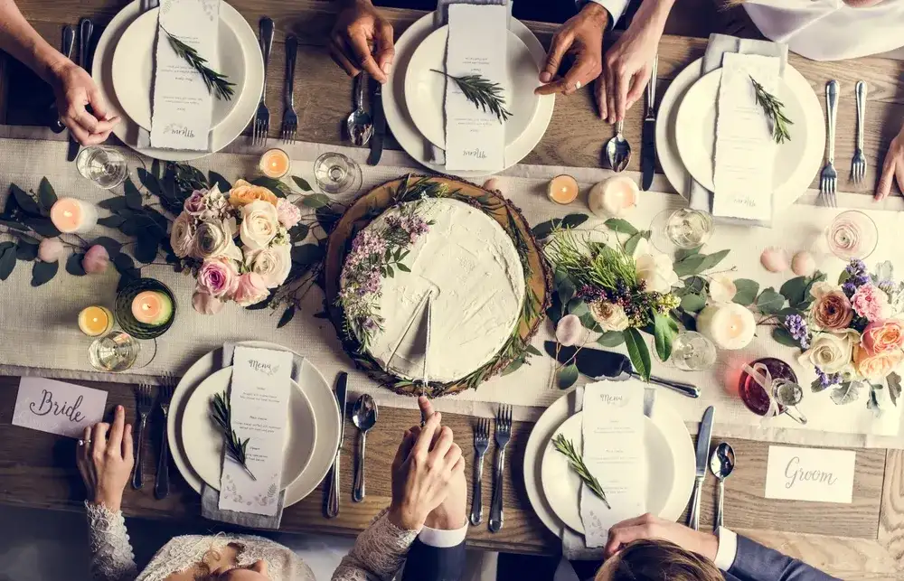 Ile kosztuje talerzyk na wesele? Sprawdź ceny 2025/2026