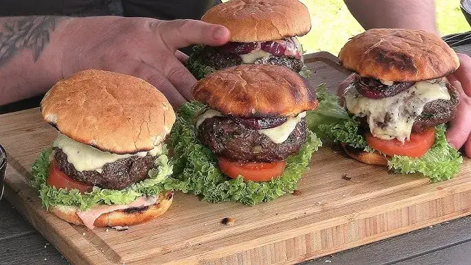 Jak zrobić idealnego hamburgera wołowego – prosty przepis krok po kroku