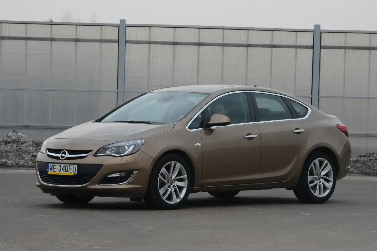 Silnik do Astry J: który wybrać, by nie żałować? Poradnik eksperta