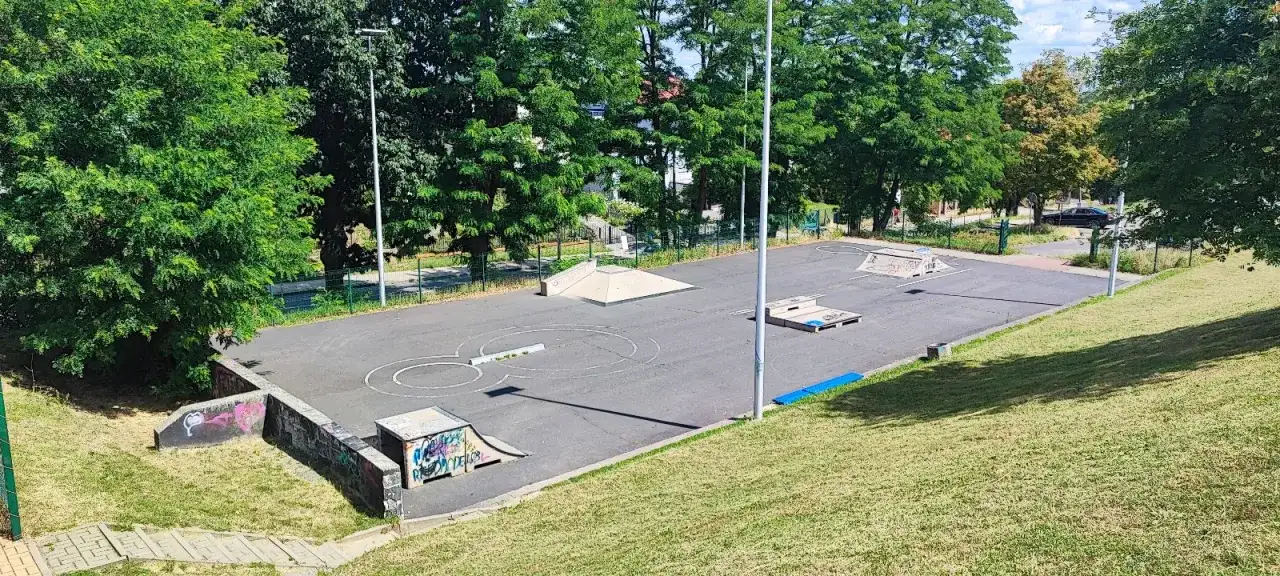 Skatepark Krosno - poznaj najlepsze miejsce do jazdy na deskorolce