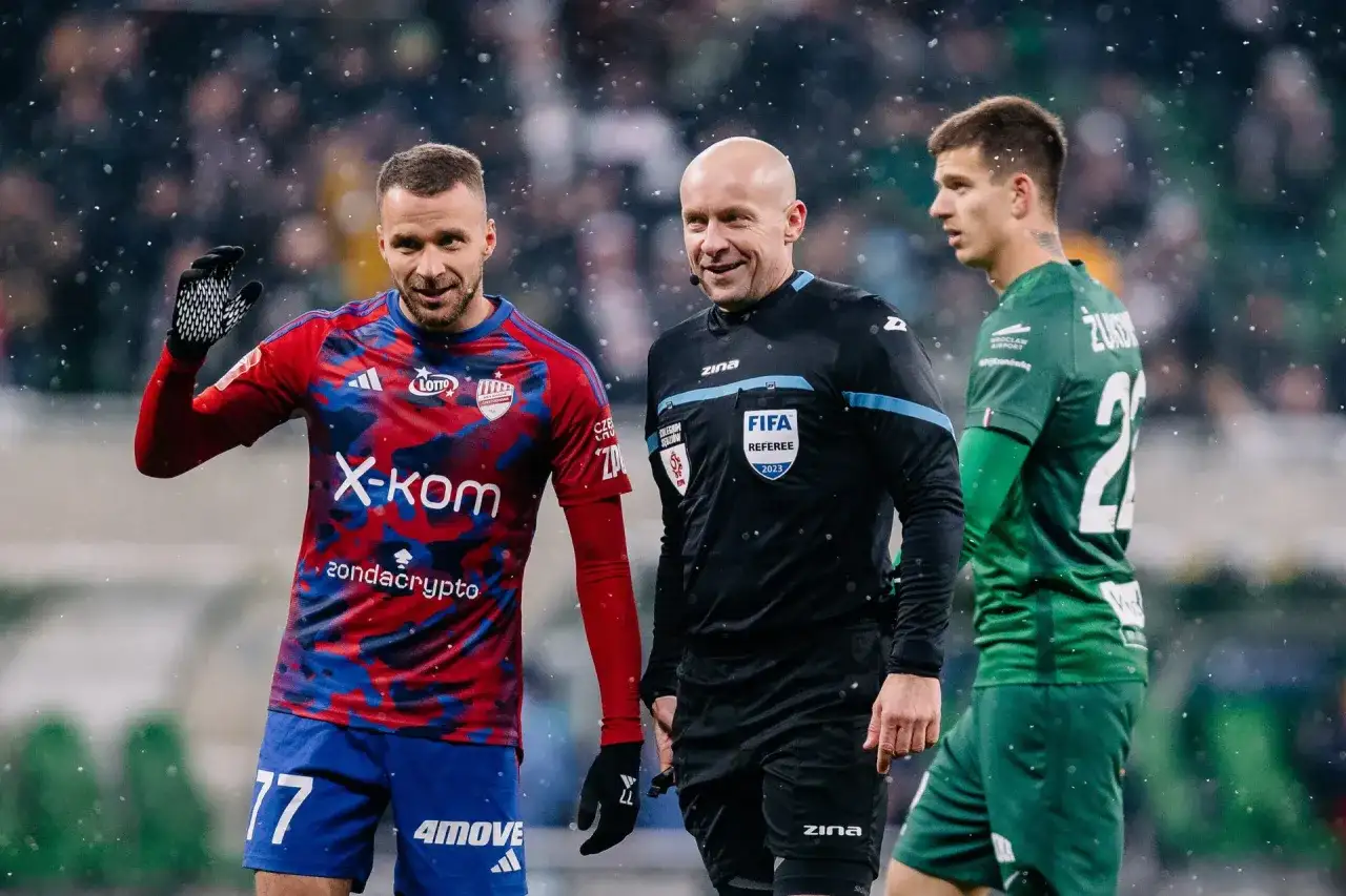 Sędzia Ekstraklasy: Ile zarabia brutto i netto? Stawki 2025/26