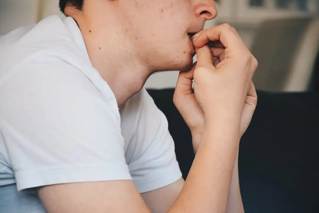 Jak oduczyć dziecko obgryzania paznokci? Skuteczne sposoby