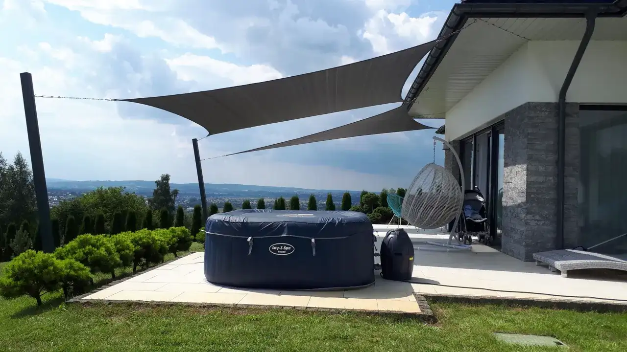 Żagiel do pergoli – Wybór, montaż i jak dobrać idealny żagiel do ogrodu