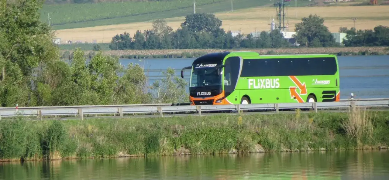 Flixbus z lotniska BER? Zapomnij o Schönefeld! Dokładna lokalizacja