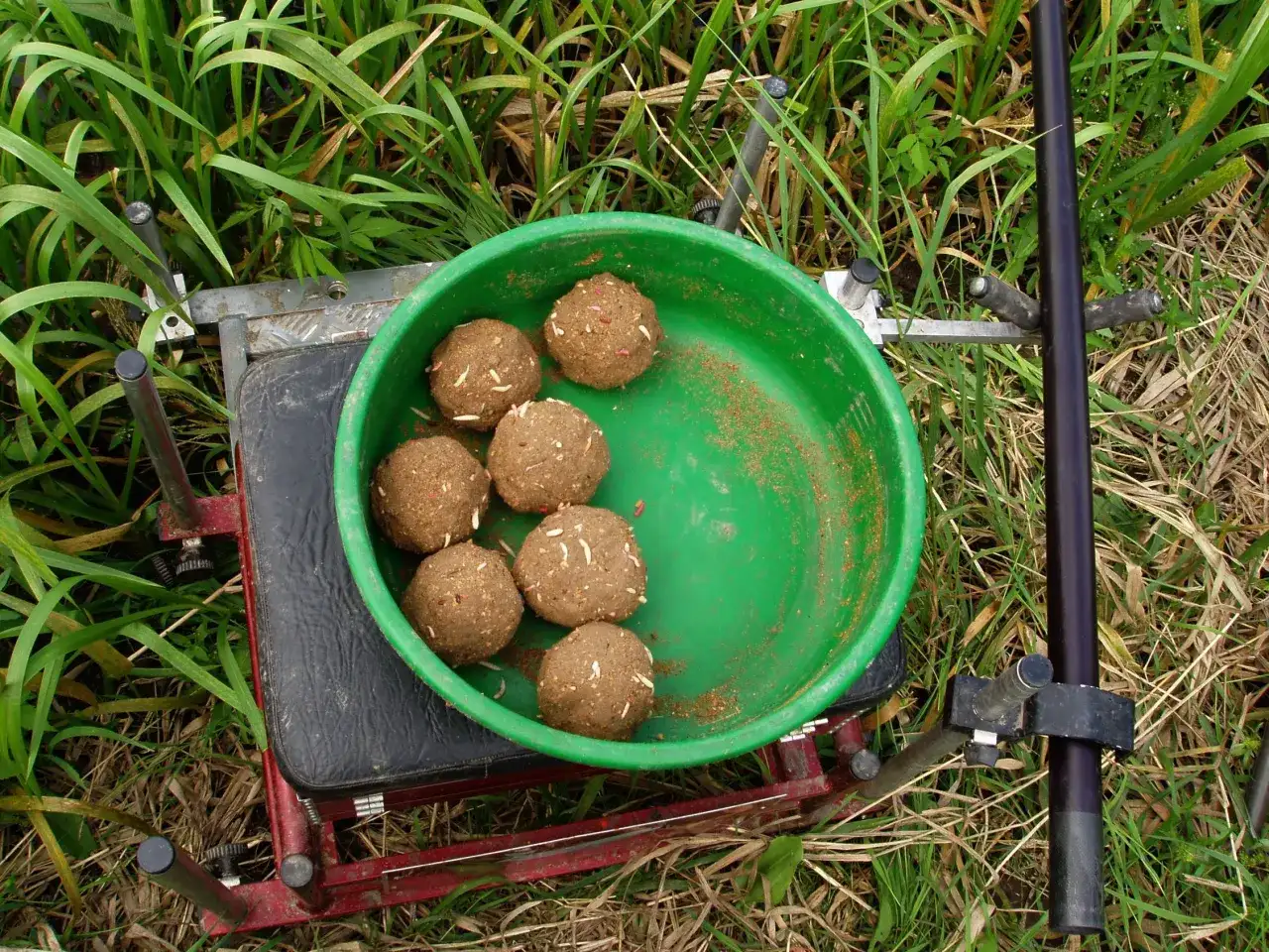 Zanęty Grabowski: Sklep, Bestsellery i Sekrety Skutecznego Nęcenia