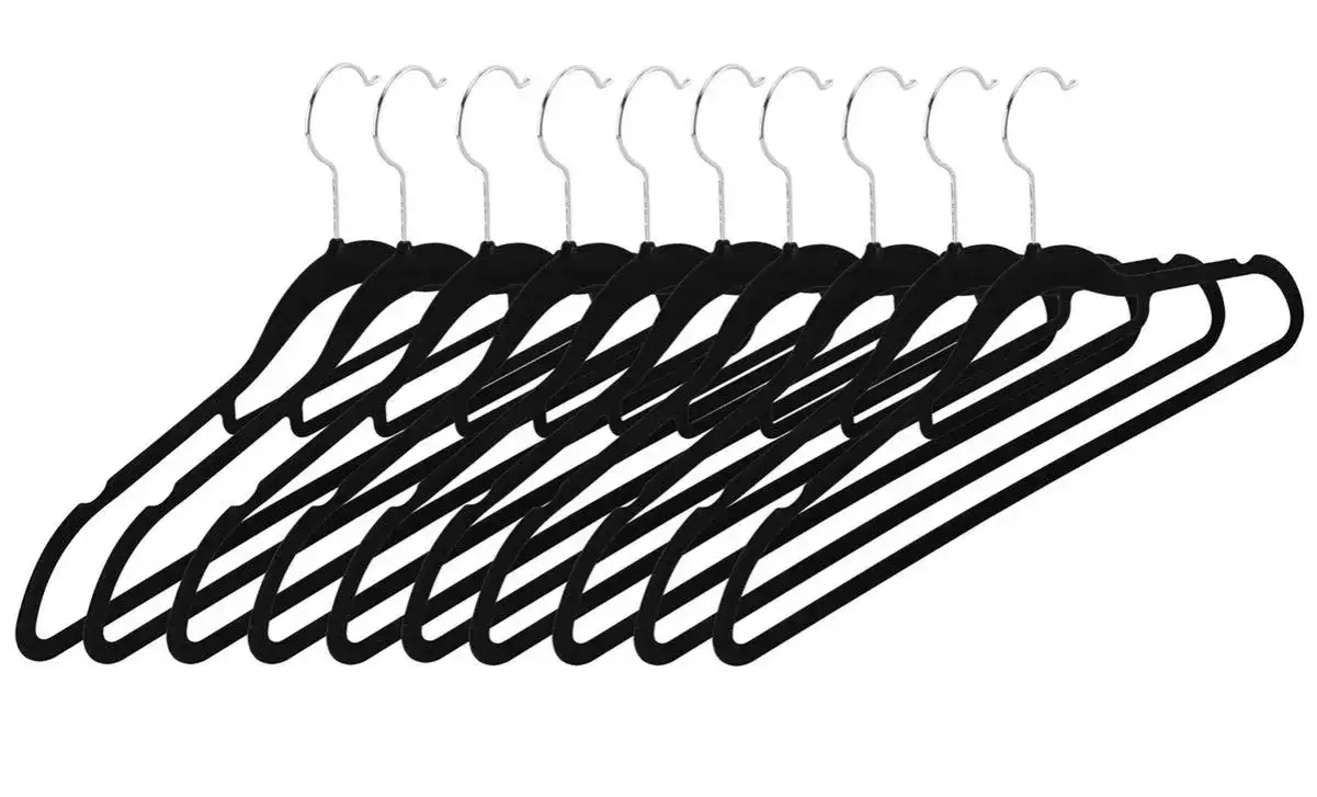 Jak prawidłowo pozbyć się plastikowych wieszaków? Sprawdź opcje