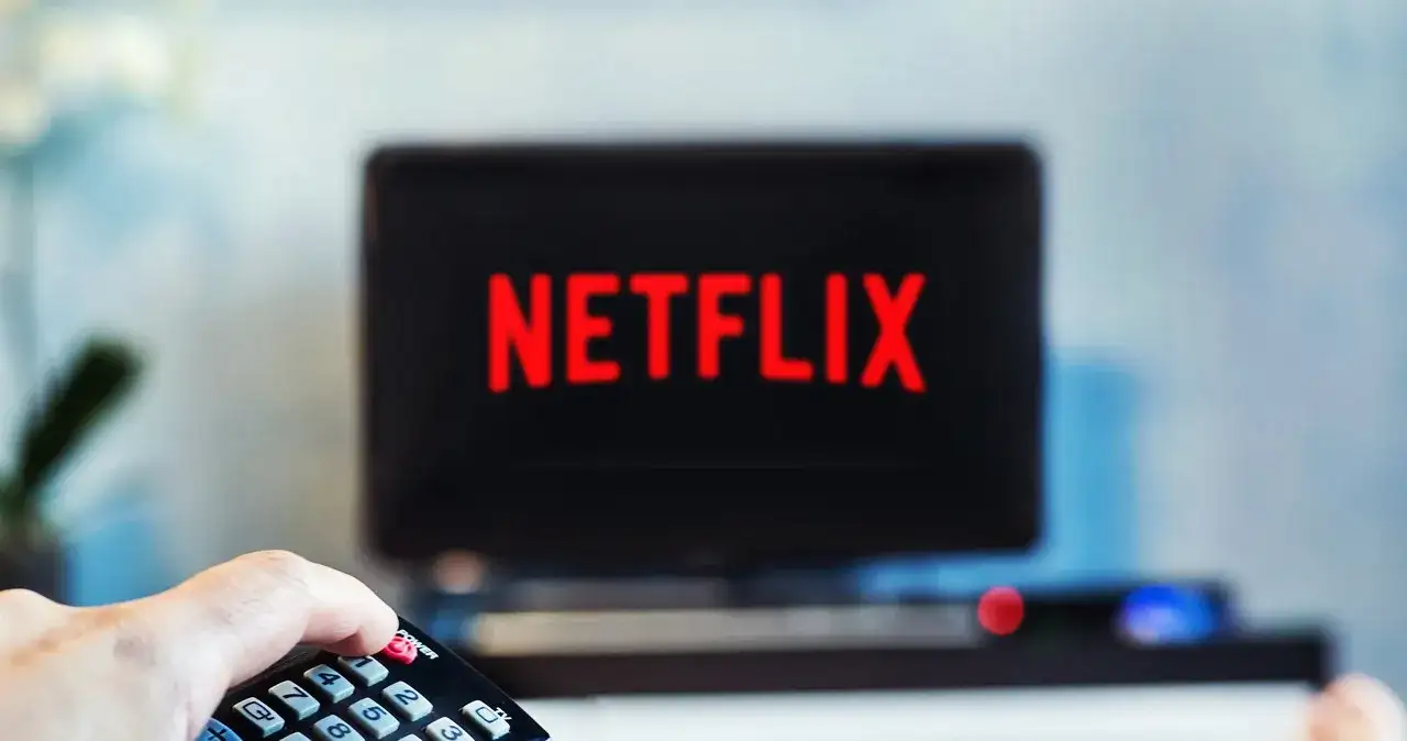 Jak oglądać Netflixa na starym telewizorze bez problemów i kosztów