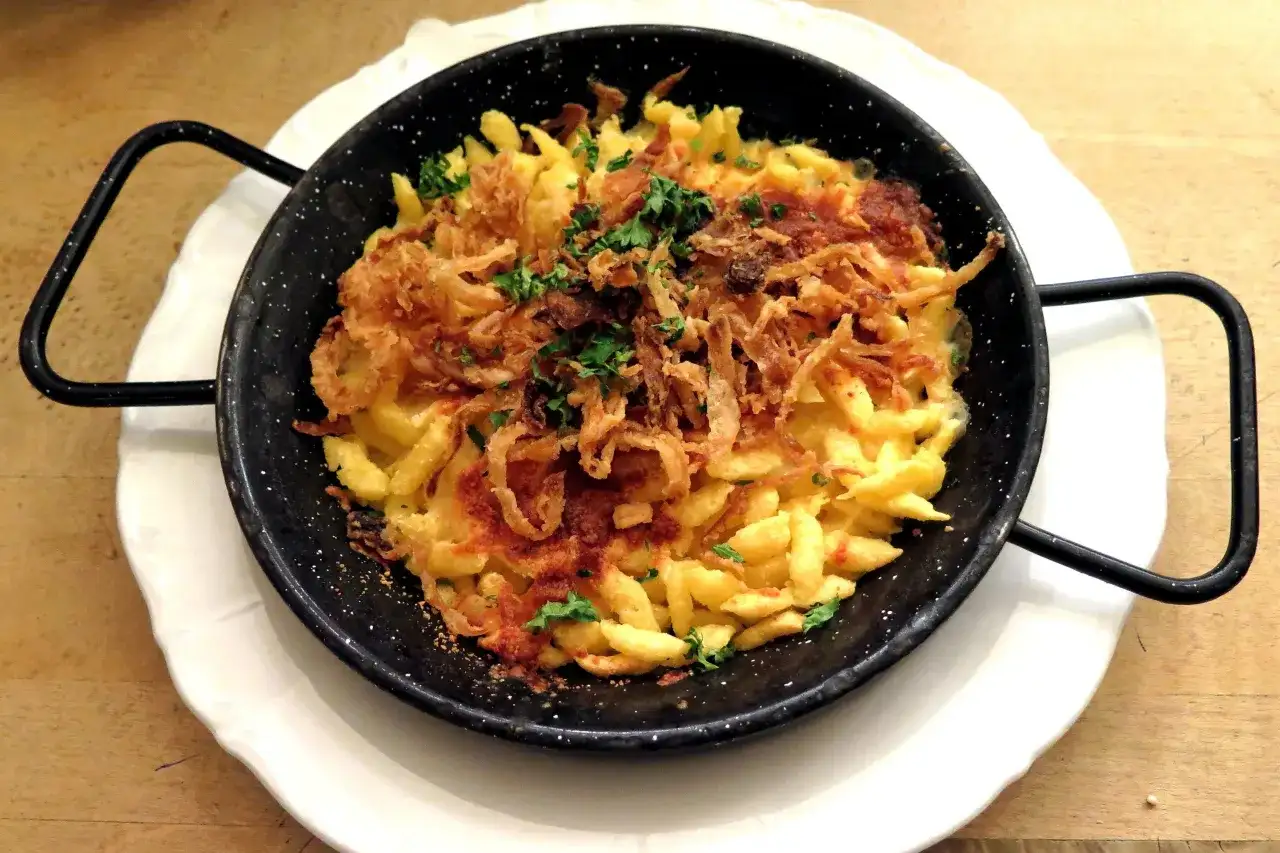 Jak zrobić kluski lane - prosty przepis na pyszne danie domowe