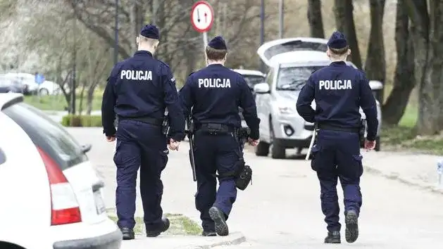 Ile wynosi emerytura policjanta po 25 latach pracy? Sprawdź szczegóły