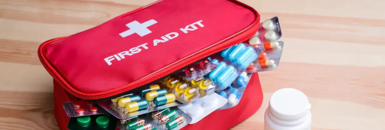 Apteczka domowa: Co musisz mieć? Kompletna lista i wskazówki