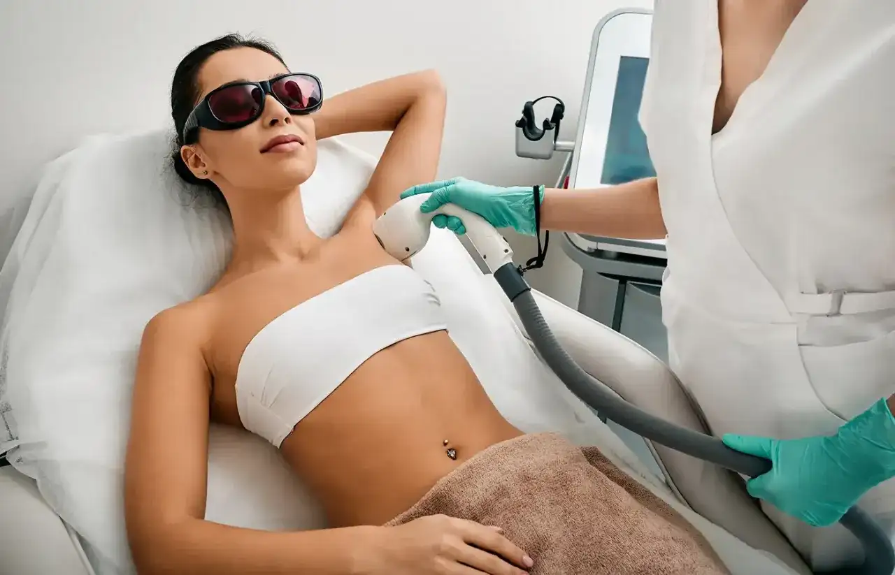 Epilacja laserowa: Co to, jak działa i czy warto? Kompletny przewodnik