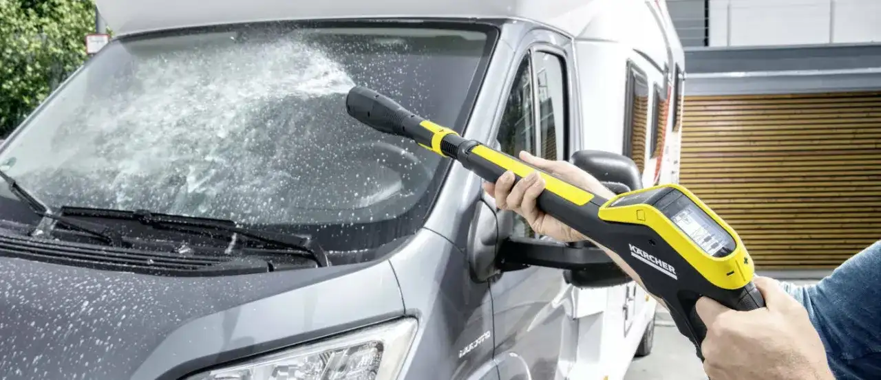Lanca do myjki ciśnieniowej: Jak wybrać idealną do mycia auta?