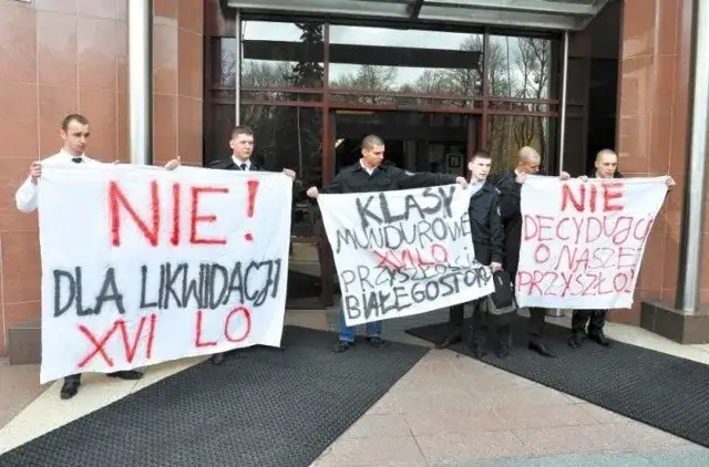 Kiedy zlikwidowano szkoły zawodowe i co to oznacza dla uczniów?