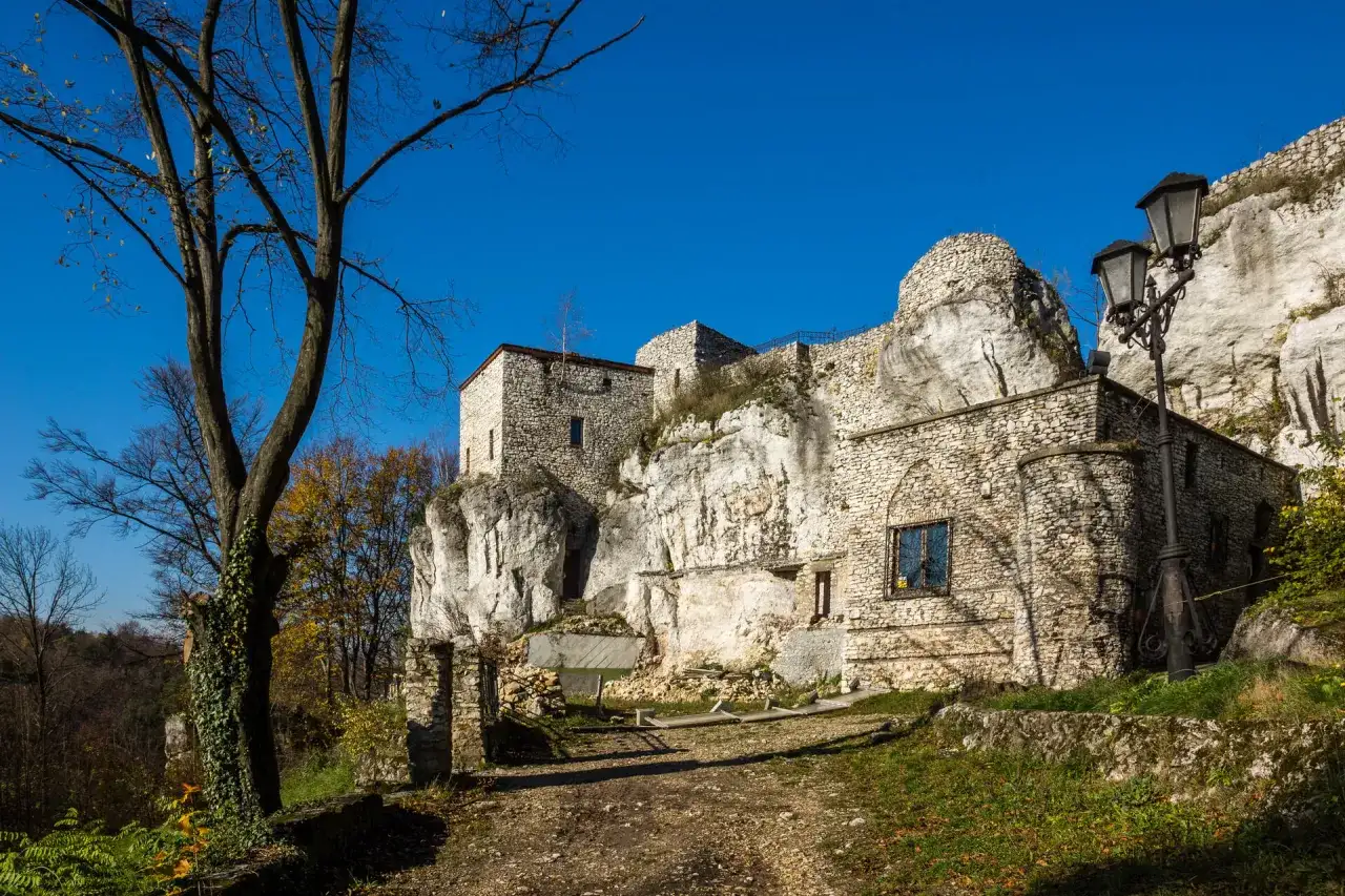 Zamek w Morsku: Fascynująca historia i tajemnice średniowiecznej warowni