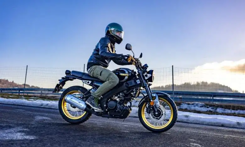 Wysokie kary za jazdę motorowerem bez uprawnień: konsekwencje i mandaty