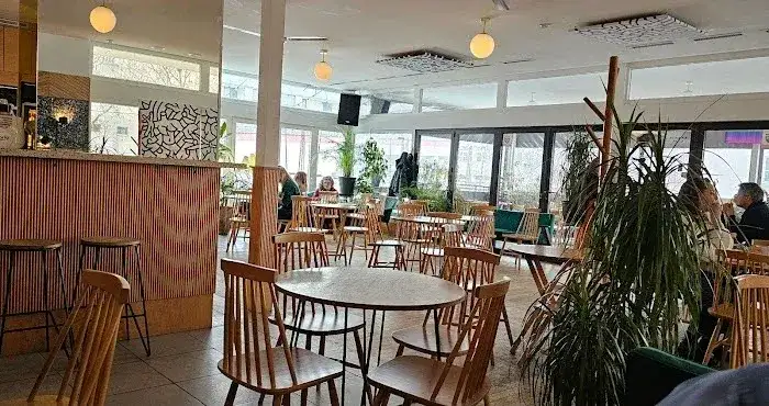 Żoliborz gdzie zjeść - najlepsze miejsca na pyszne jedzenie w dzielnicy