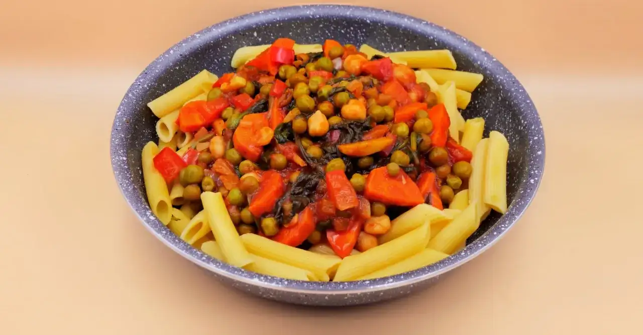 Makaron z ciecierzycą: Zdrowe przepisy na pożywne dania z makaronem
