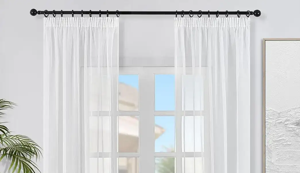 Ile firanki na karnisz 160 cm? Sprawdź, jak dobrać idealną szerokość