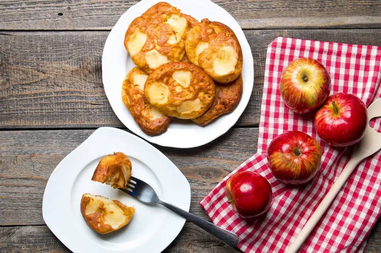 Ile kalorii ma placek z jabłkami? Zaskakujące wartości odżywcze!