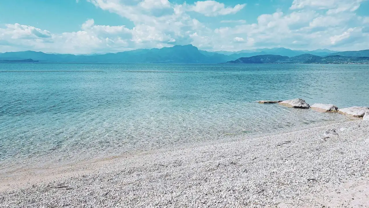 Spiagge Lago di Garda: La Tua Guida Completa per la Vacanza Perfetta