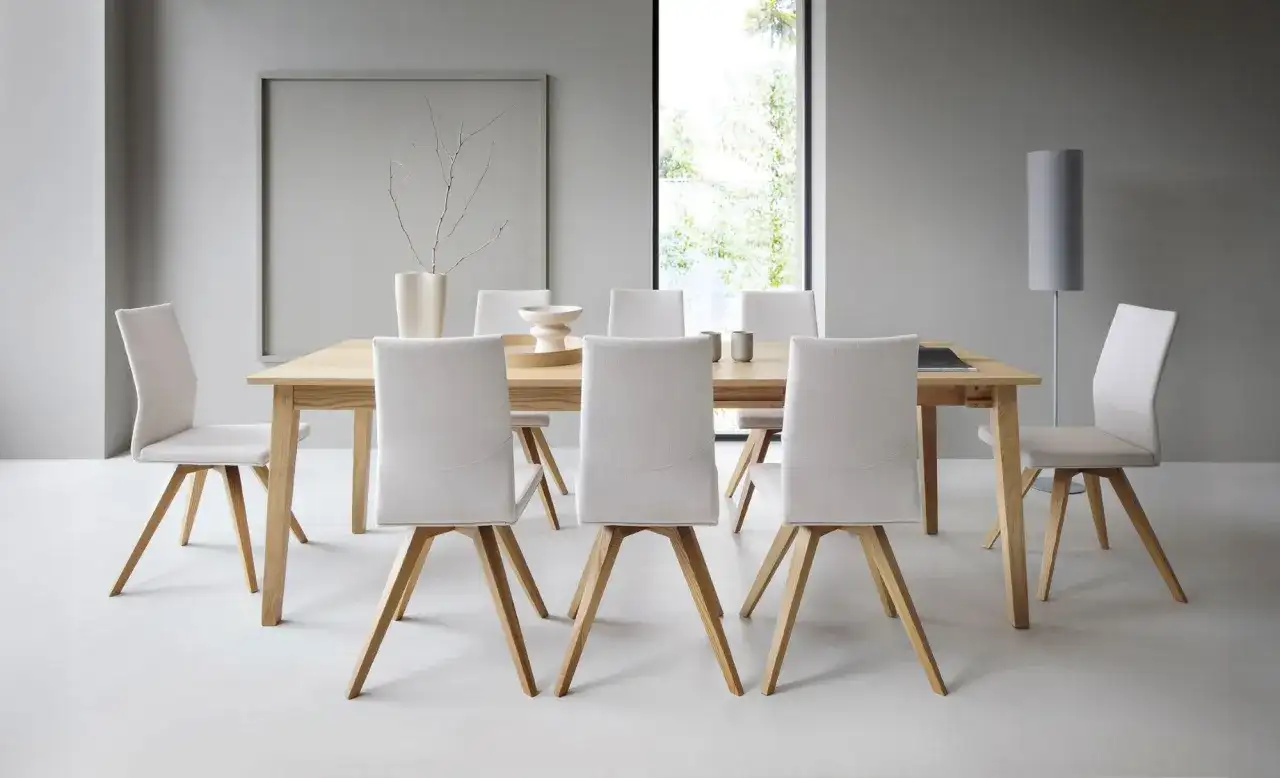 Jaki stół do białych mebli w salonie? Sprawdź najlepsze pomysły i uniknij błędów!