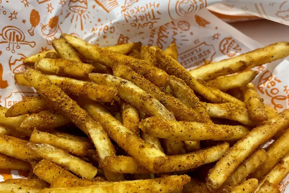 Ile kosztują zakręcone frytki w maku? Zaskakujące ceny i promocje