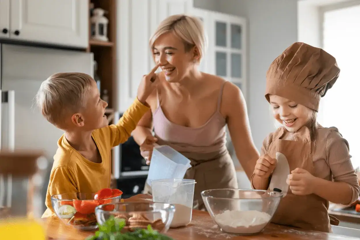 Twój 10-latek szefem kuchni? Proste przepisy i bezpieczne gotowanie