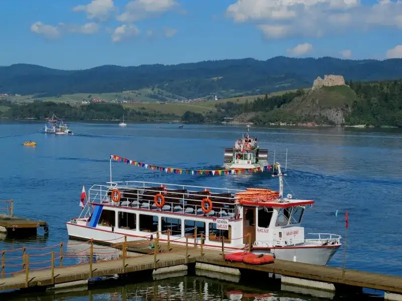 Czorsztyn odkryty: Co warto zobaczyć i jakie atrakcje oferuje ta malownicza miejscowość