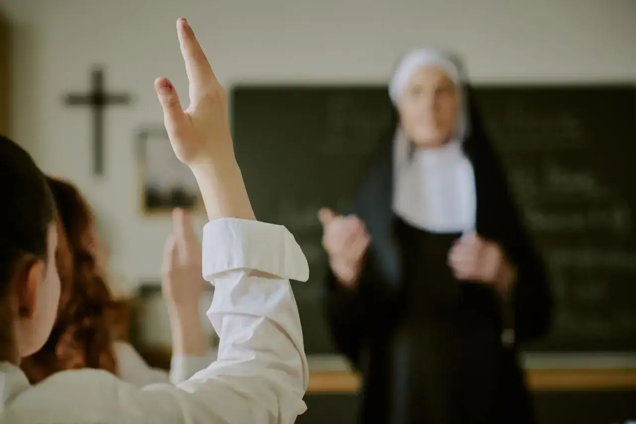 Czy wypisanie się z religii to grzech? Odkryj prawdę i konsekwencje