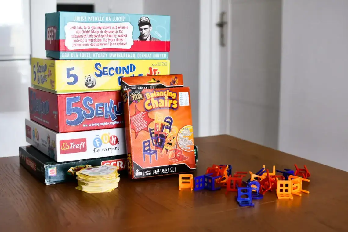 Gry planszowe dla 2-latka - jakie wybrać, aby rozwijały zdolności malucha?