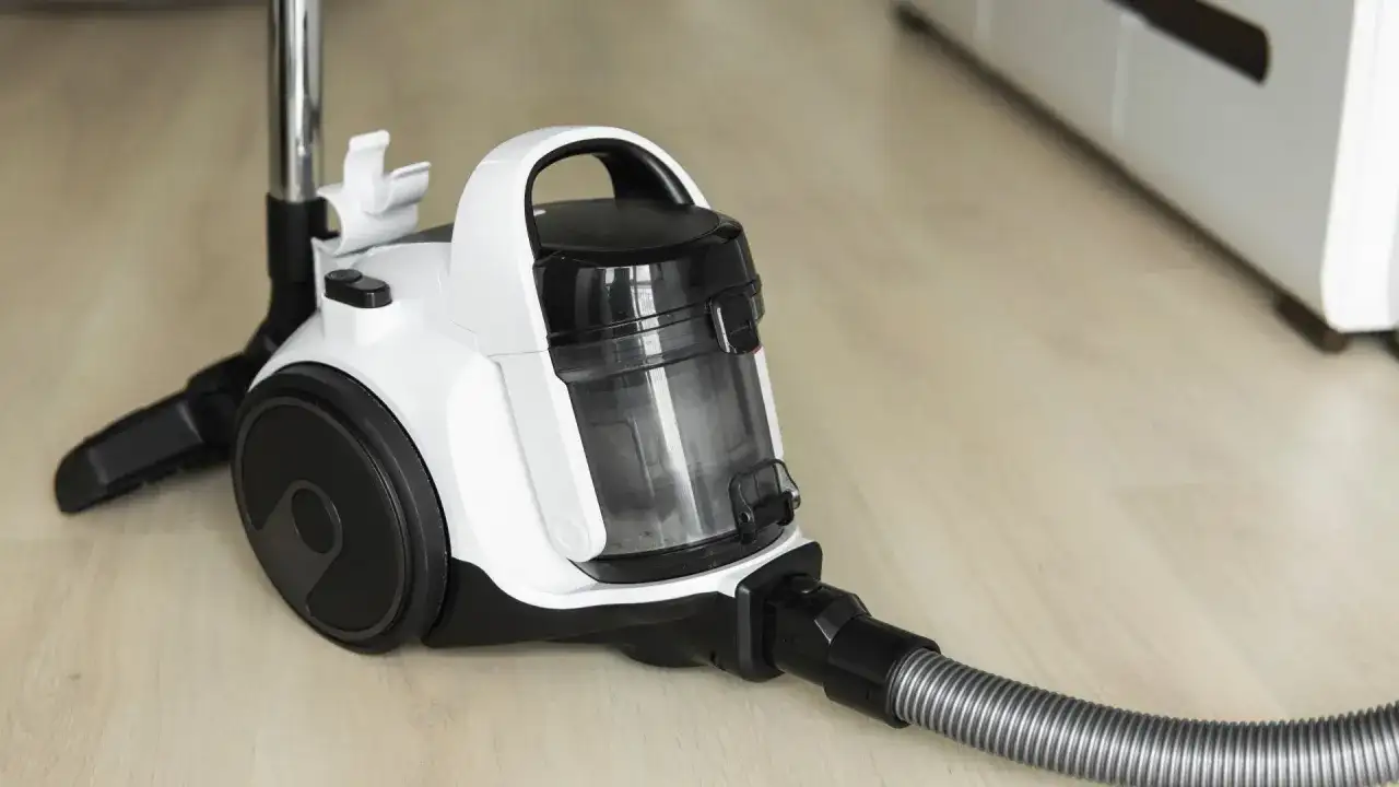 Odkurzacz bezworkowy: zapach bez ryzyka uszkodzeń? Poznaj metody!