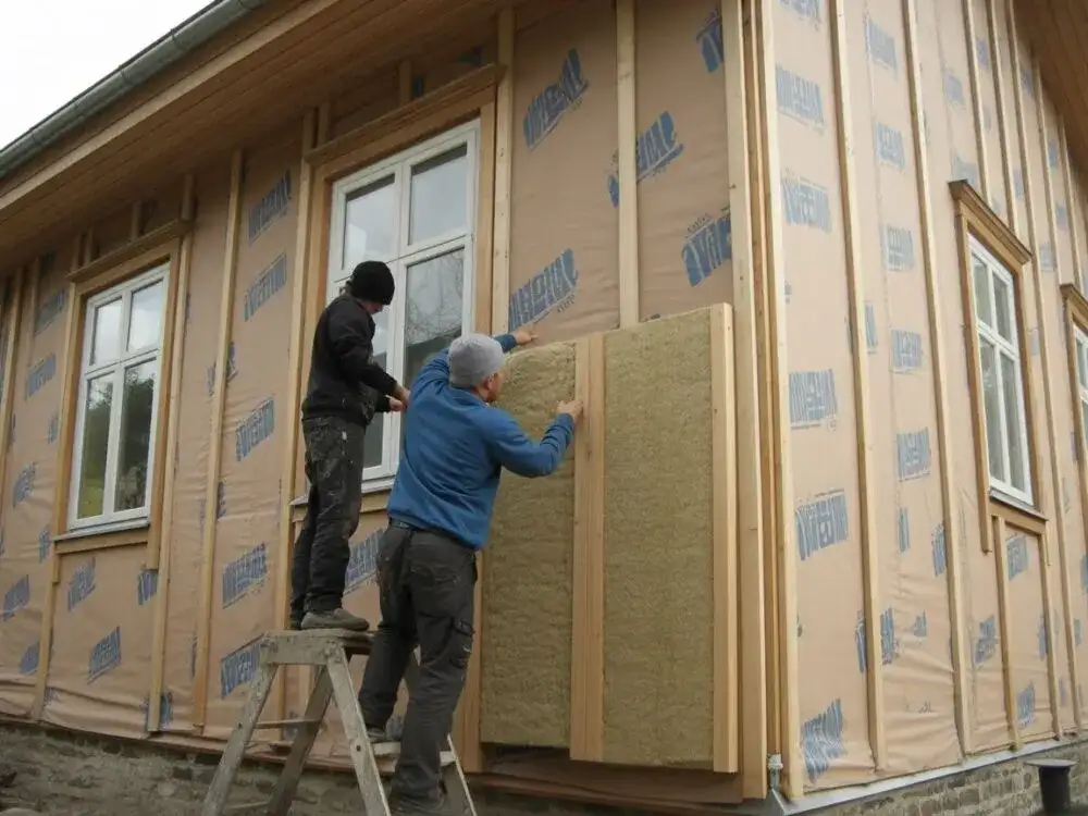 Elewacja drewnianego domu: Poradnik montażu krok po kroku