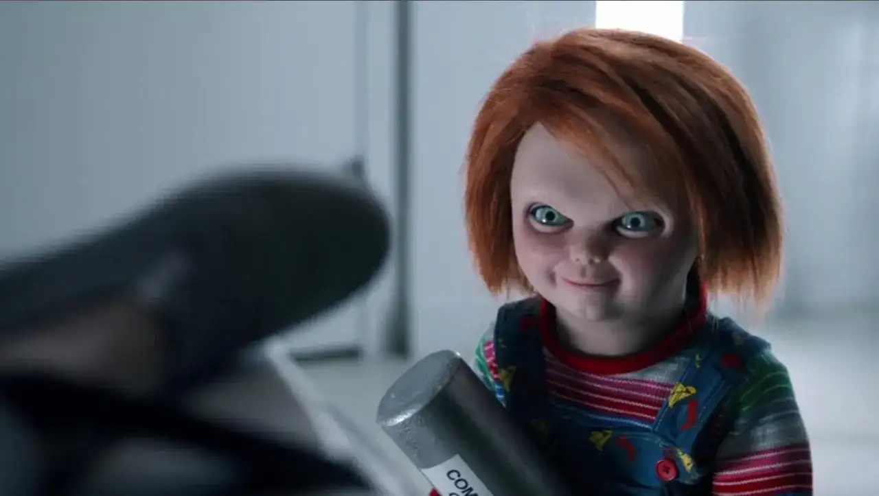 Laleczka Chucky V: Nietypowy Horror z Nutą Komedii i Nową Postacią