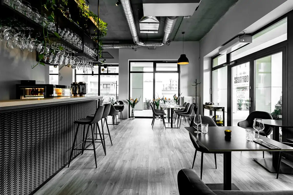 Restauracja w stylu industrialnym: 7 kluczowych elementów wystroju
