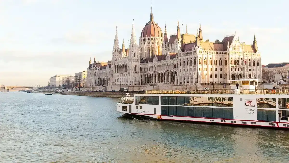 Ile kosztuje rejs po Dunaju w Budapeszcie? Ceny i ciekawe opcje rejsów