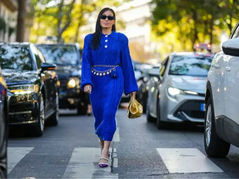 Jakie buty do chabrowej sukienki? Kolory i fasony na każdą okazję