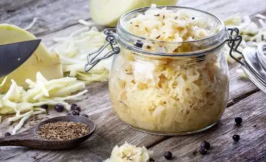 Wegańskie kultury bakterii: Klucz do zdrowych jogurtów i serów roślinnych