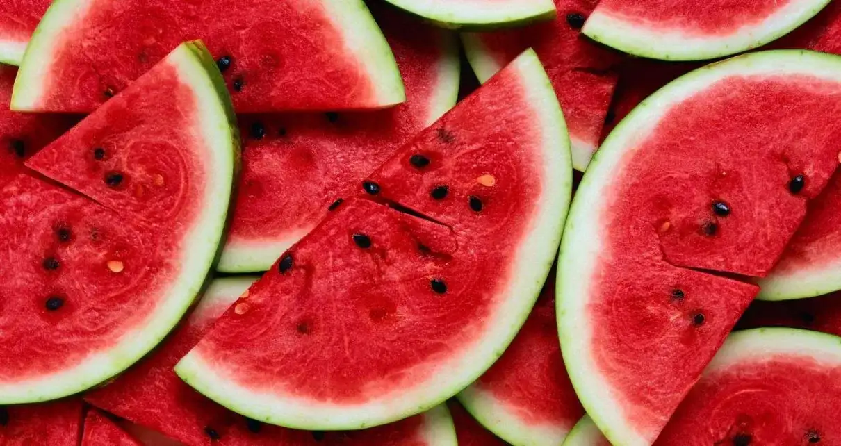 Czy arbuz jest dietetyczny? Odkryj jego niskokaloryczne właściwości