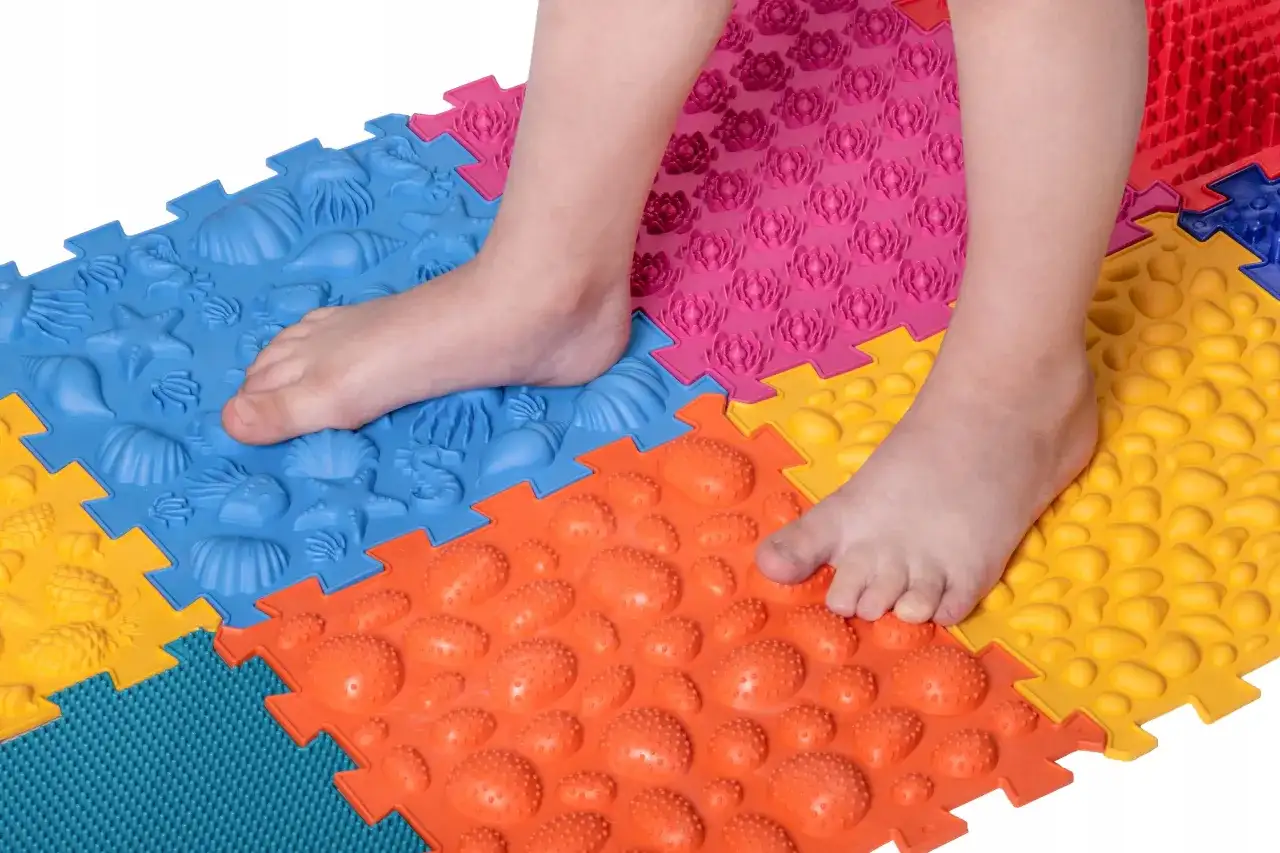 Mata sensoryczna ortopedyczna: Jak zadbać o zdrowe stopy dziecka?